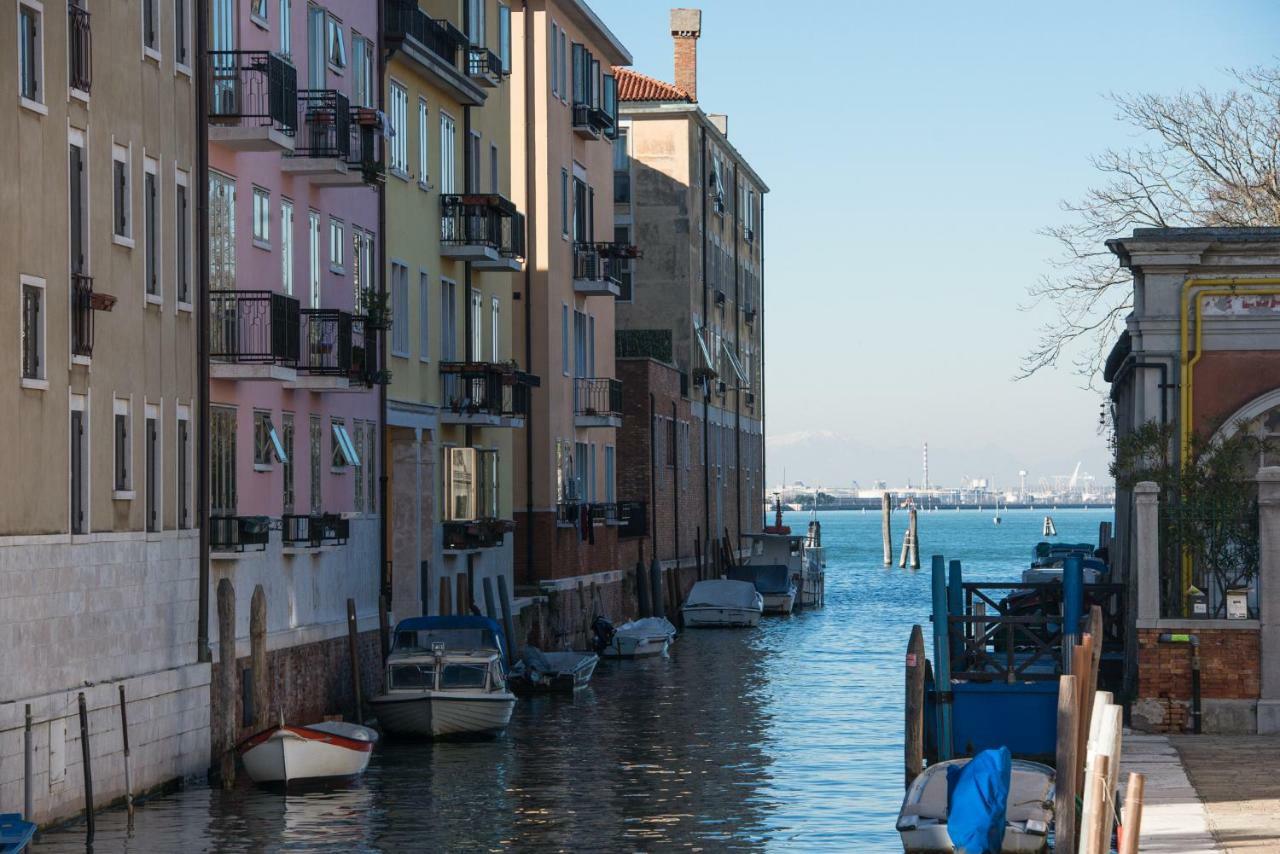 Art Painting Apartment With Canal View Venesia Bagian luar foto